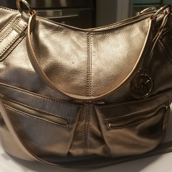 Michael Kors gold shoulder bag - Picture 3 of 5